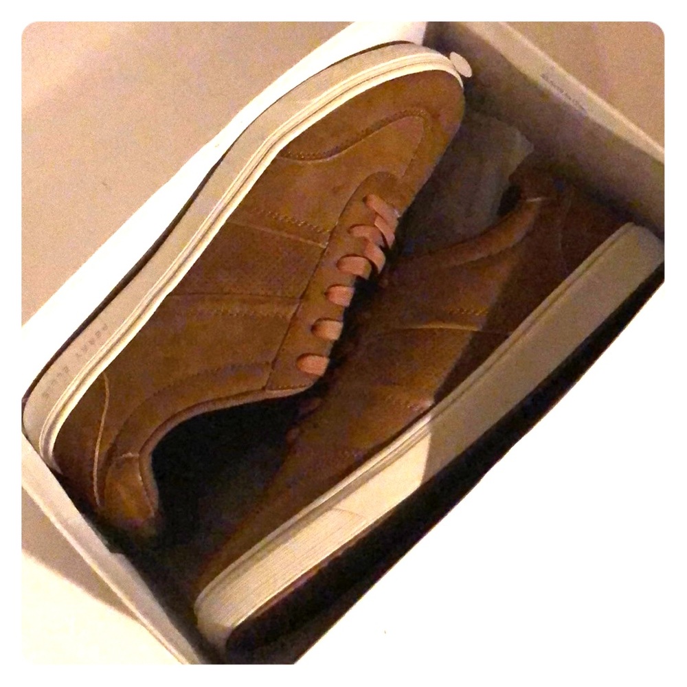 PERRY ELLIS